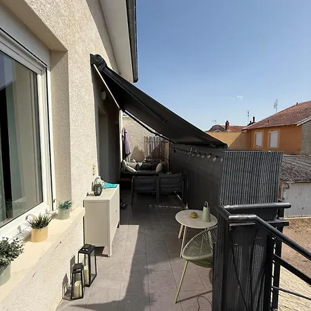 Apartment Chaleureux Duplex A Roanne